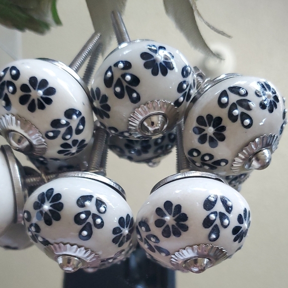 P12 Floral Ceramic Knobs with Black Pattern - Picture 2 of 5
